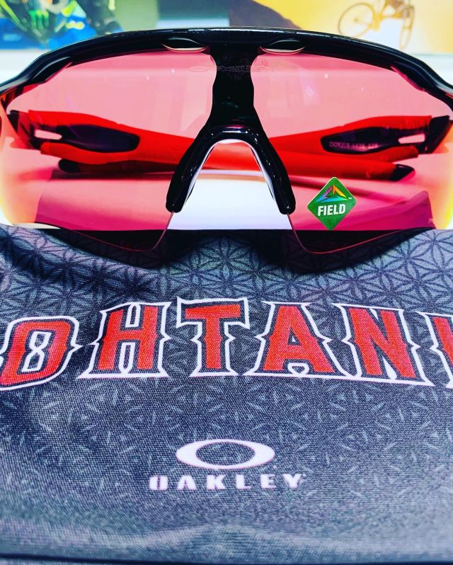 大谷翔平選手　OAKLEY
シグニチャーコレクション
RADAR EV PATH
0OO9208/9208A438
入りました！限定2本
¥33,110 税込

○大谷選手が30本以上プィッディングを行いました。
○フレームの内側には「OHTANI」のロゴが！
○日本をイメージした和柄のデザインがフレームに！

#OAKLEY #大谷翔平　#柿見時計店　#愛媛県　#大洲市　#RADAREVPATH