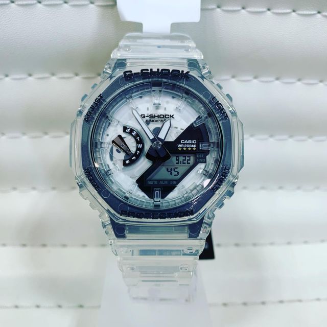 スケルトンG
GA-2140RX-7AJR

20気圧防水
CARBON
CORE GUARD

入荷しました！

#柿見時計店　#gshock #ga2140